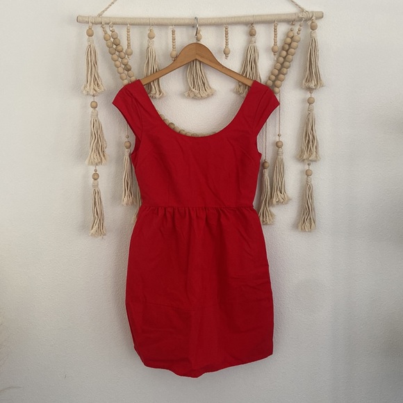 American Eagle Outfitters red mini dress cap sleeve bubble style open back 2 - Picture 2 of 16
